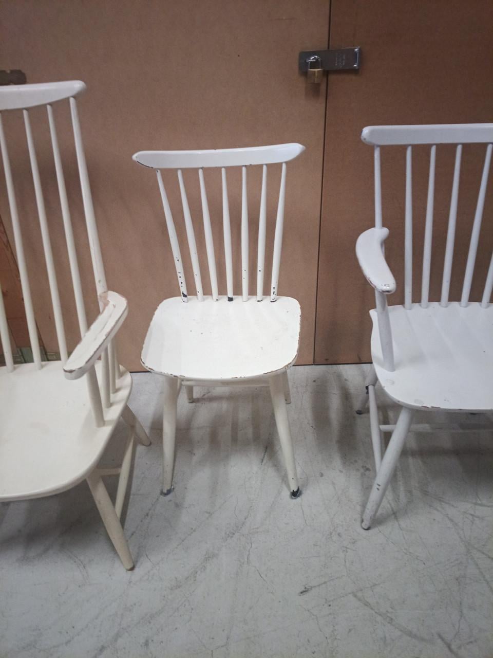 Houten stoelen