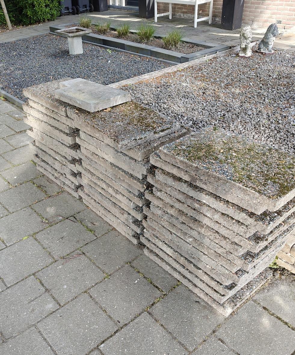 Gewassen grind tegels rood\zwart 40x60 cm