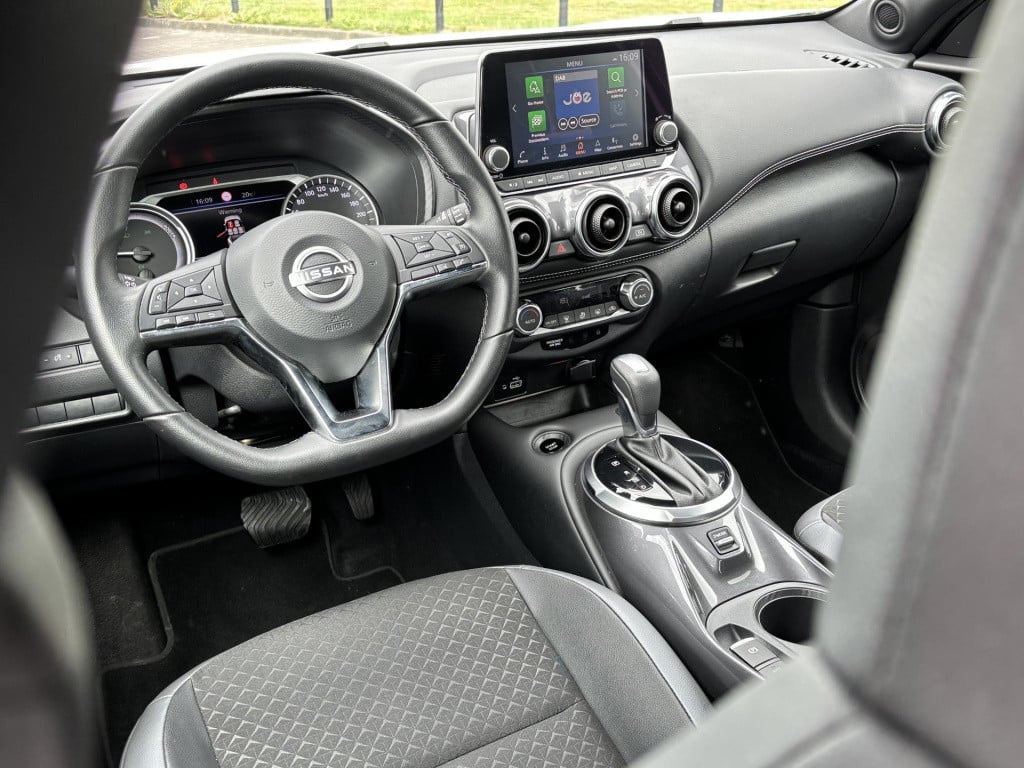 Nissan Juke 1.6 hybrid n-connecta | navigatie | camera | keyless entry | le