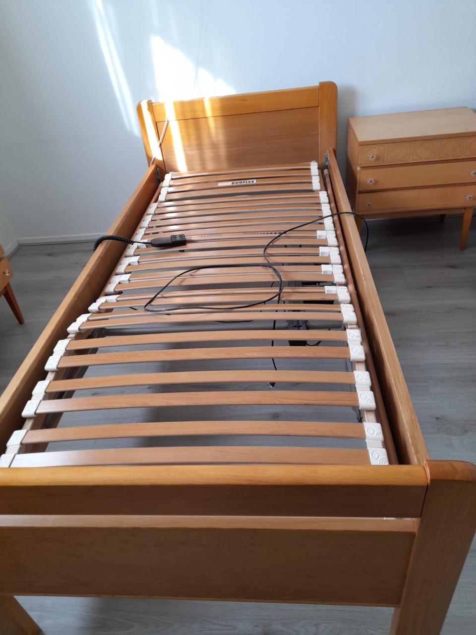 2x Seniorenbedden met motor