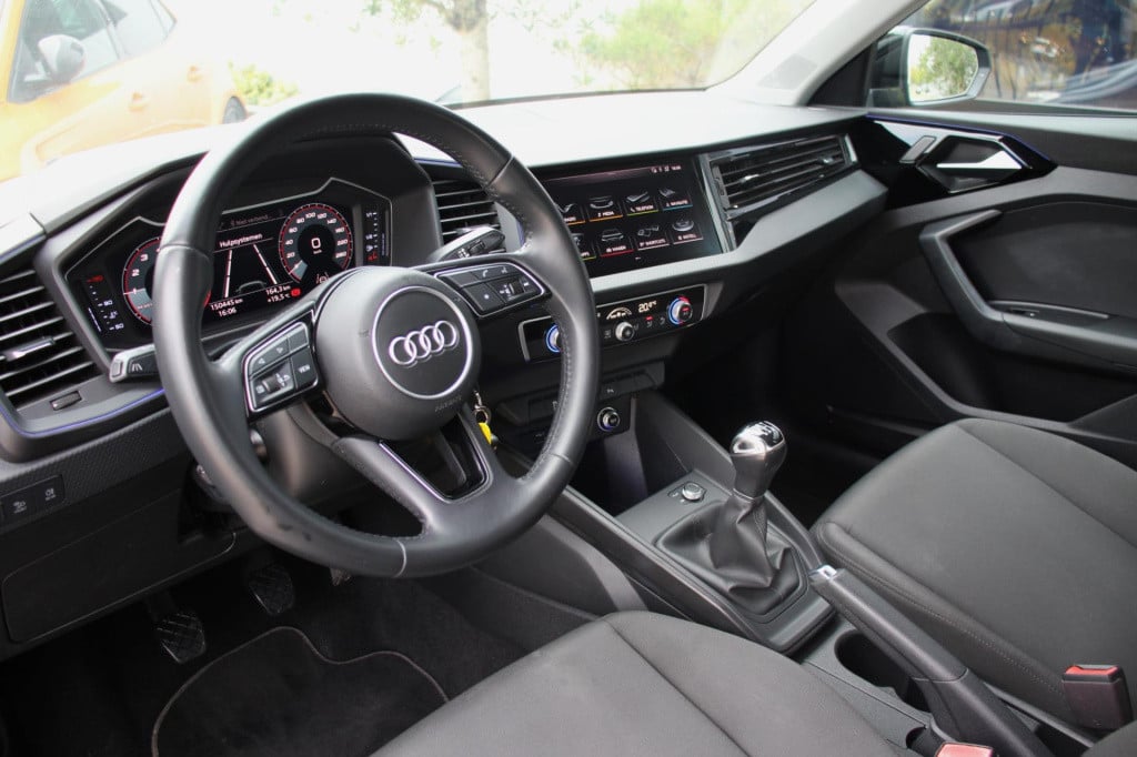 Audi A1 Sportback 30 tfsi s line - virtual - led - matrix - cruise - carpla