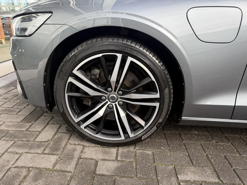 Volvo V60 t6 340pk recharge r-design| adap.cruise| camera| h&k sound| keyl