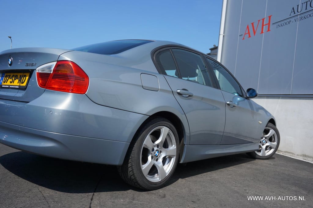 BMW 3-serie 318i high executive