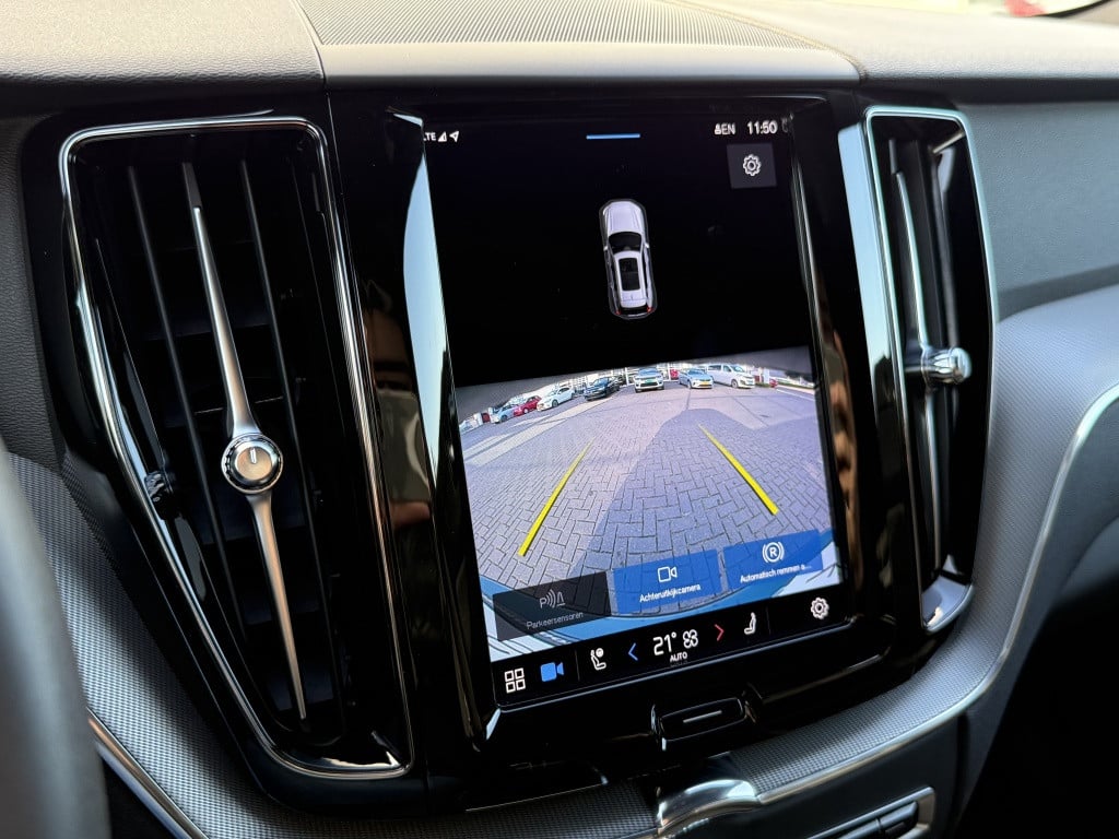 Volvo XC60 t8 455pk recharge plus dark| panodak| adap.cruise| trekhaak| ca