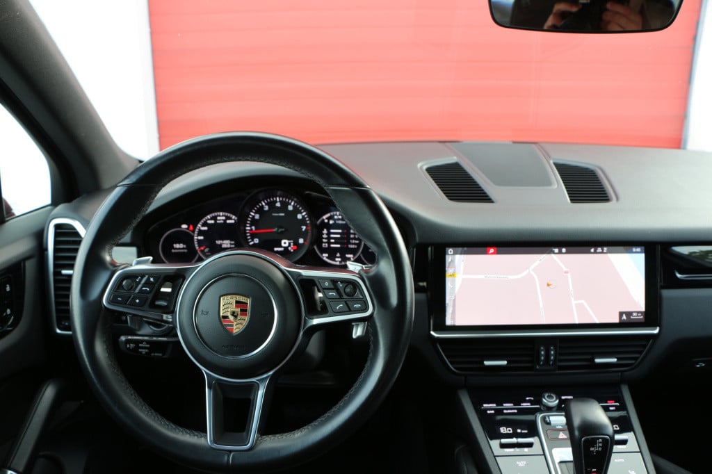 Porsche Cayenne 3.0 340pk trekhaak | all black | 22 inch