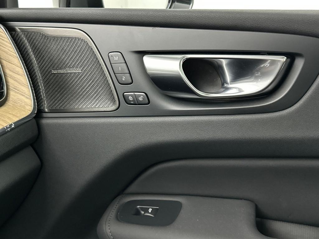 Volvo XC60 t6 398pk recharge ultra dark| pano| trekhaak| 360camera| h&k sou