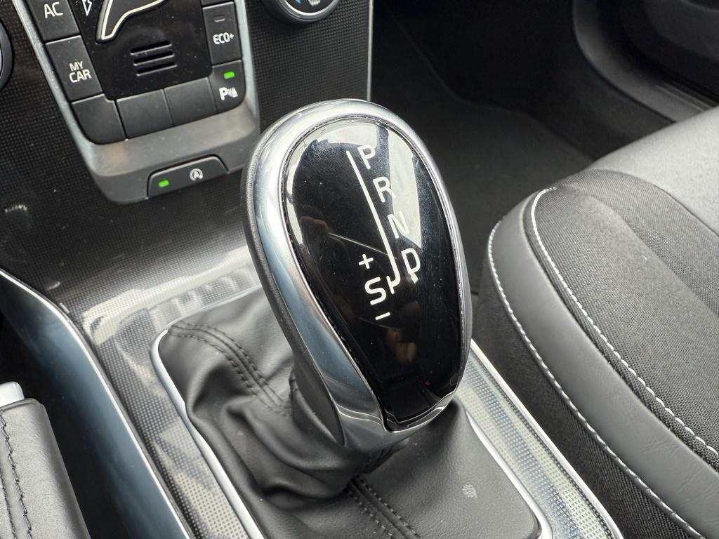 Volvo V40 t2 123pk aut6 polar+| navi| cruise| stoel.verw| led| pdc