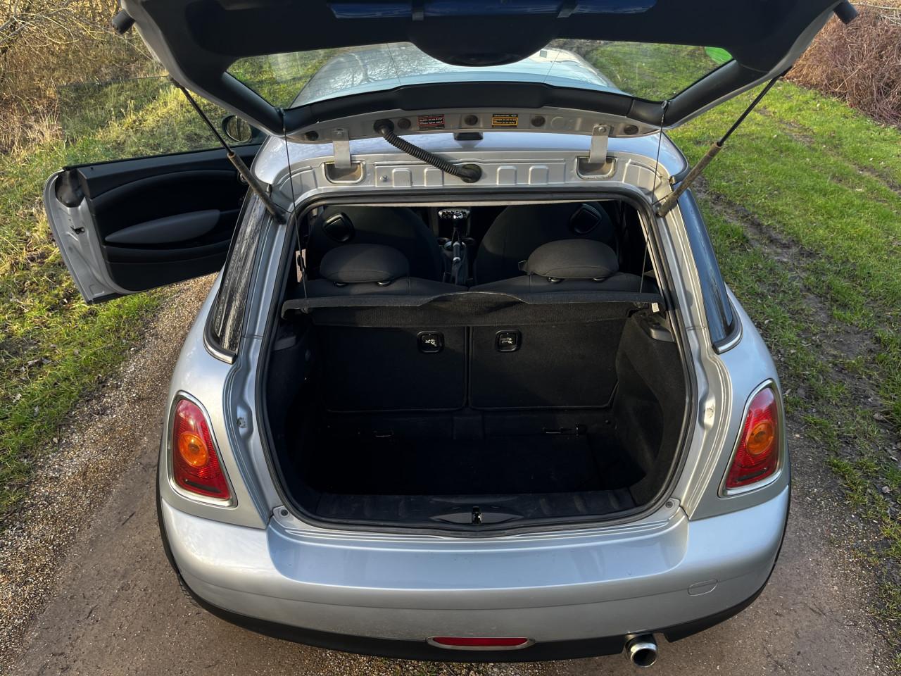 Mini Cooper 1.6 | 138.478 km | 2006 |  Volledig onderhouden