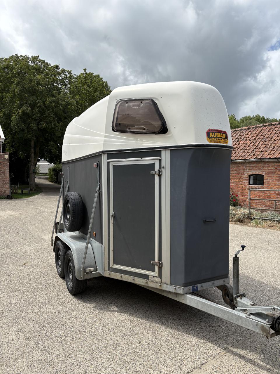 2-paards paardentrailer