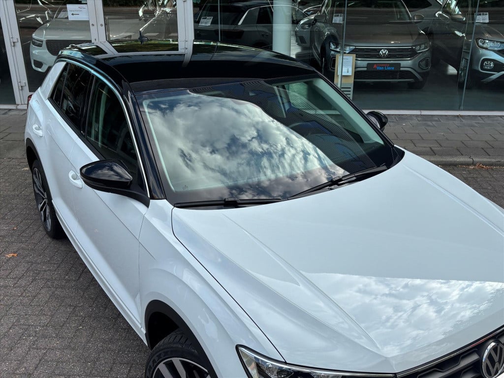 Volkswagen T-roc 1.5 tsi 150pk 7-dsg t-roc sport|trekhaak|carplay|navi|rijk