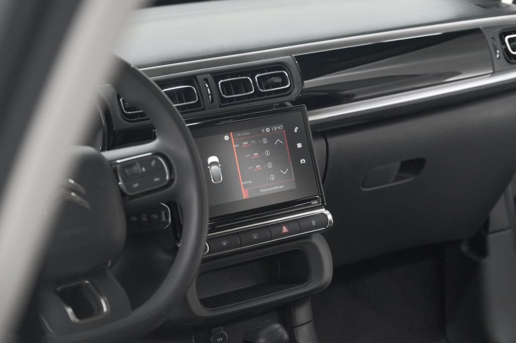 Citroen C3 puretech 110 max | parkeersensoren | apple carplay | climate con