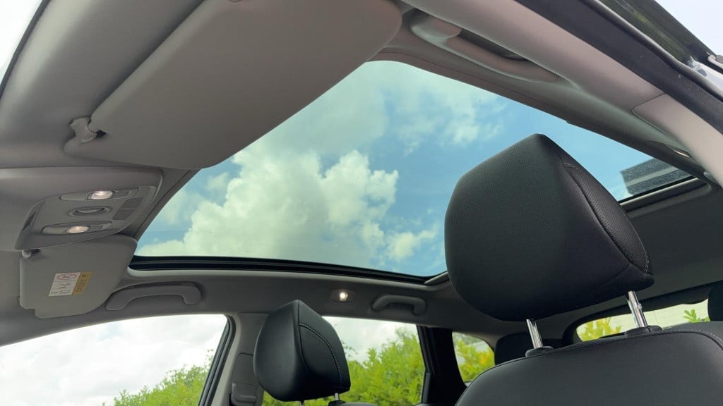 Renault Kadjar tce 140 intens | trekhaak | panoramadak | 19 inch | navigati
