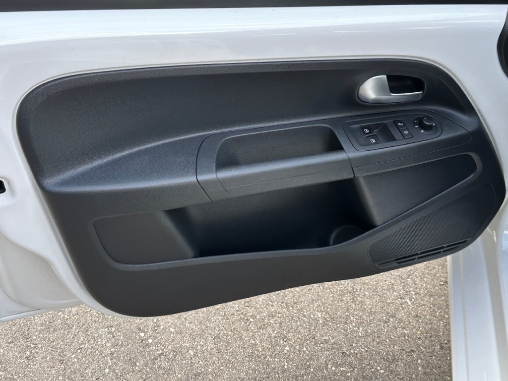 Volkswagen UP! 1.0 bmt move up! 5-deurs | airco | bluetooth |