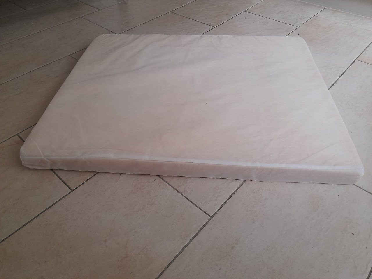 Diverse boxkleden  of box matras €5 per stuk ( in goede staat )