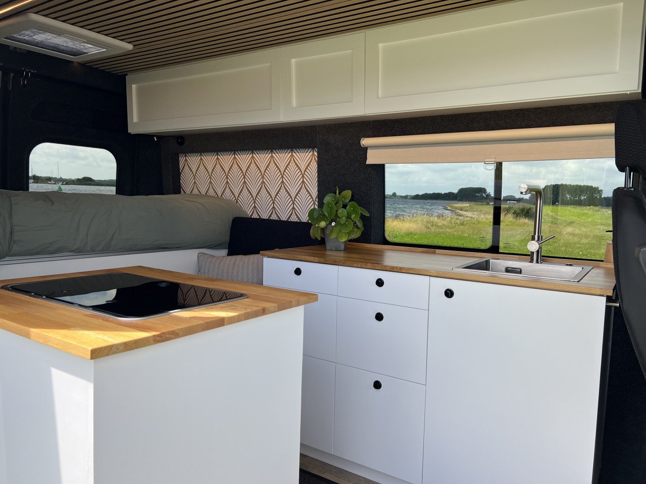 Peugeot Boxer L2H2 Off Grid Camper