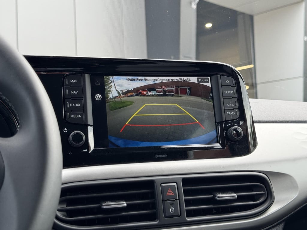 Hyundai I 10 1.0 premium | navigatie | camera | cruise & climate control | 