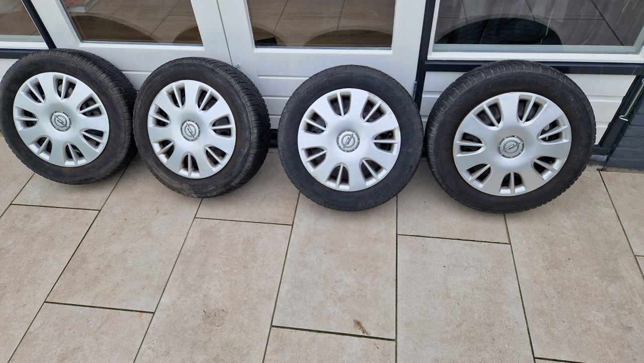 Set winterbanden op velg oa voor corsa d meriva