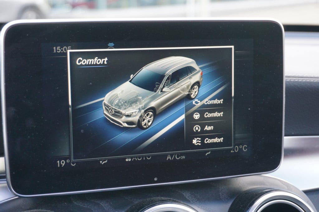 Mercedes-Benz Glc 300 4matic l amg line l 245 pk l panoramadak l burmester 