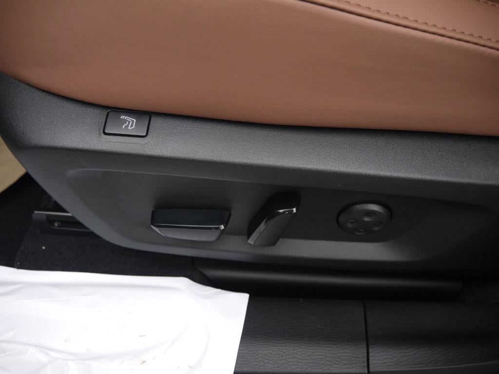 Mitsubishi Outlander 2.4 phev intense+