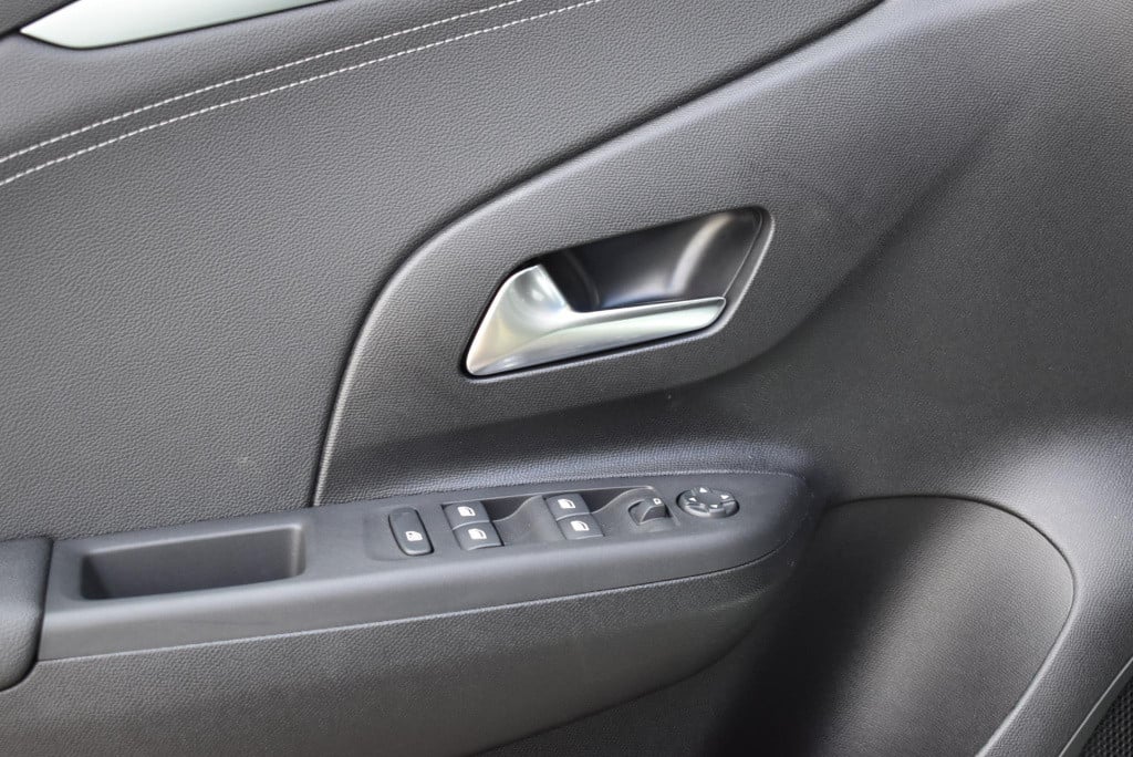 Opel Corsa 1.2 turbo hybrid yes 110pk automaat | winterpack | lmv | apple c
