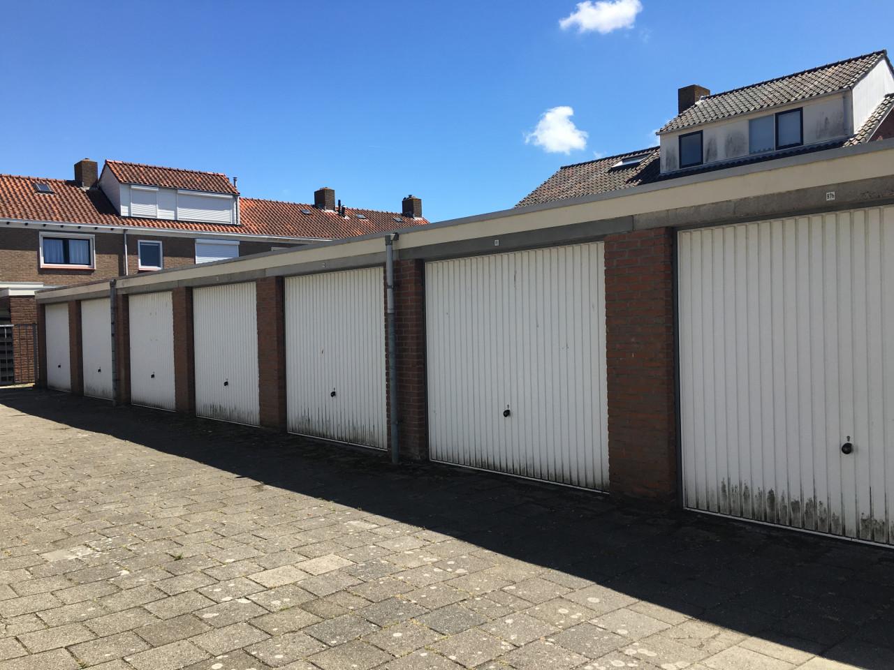 Diverse garageboxen te huur