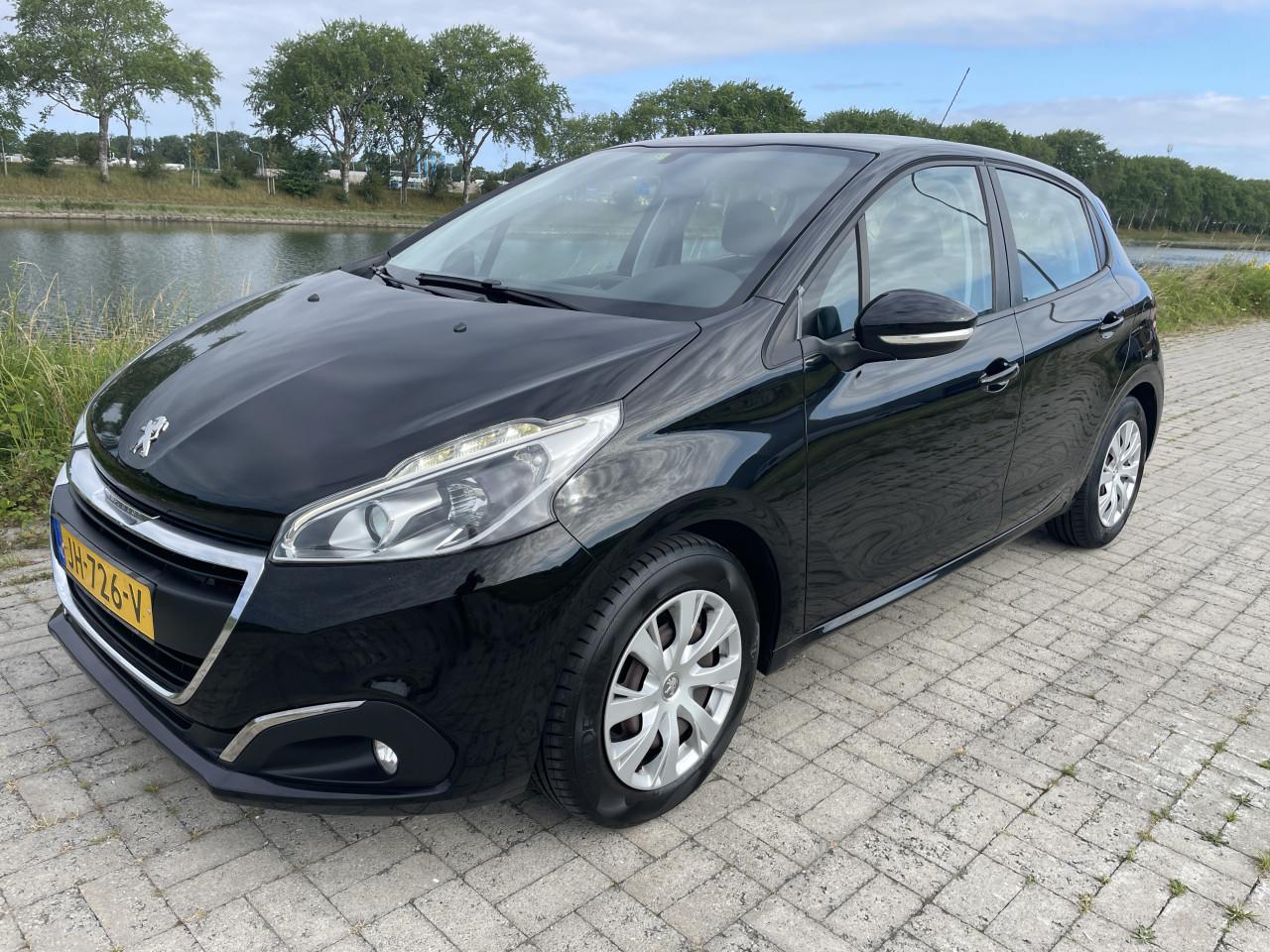 Peugeot 208 1.2 pure tech blue lion 90000 km