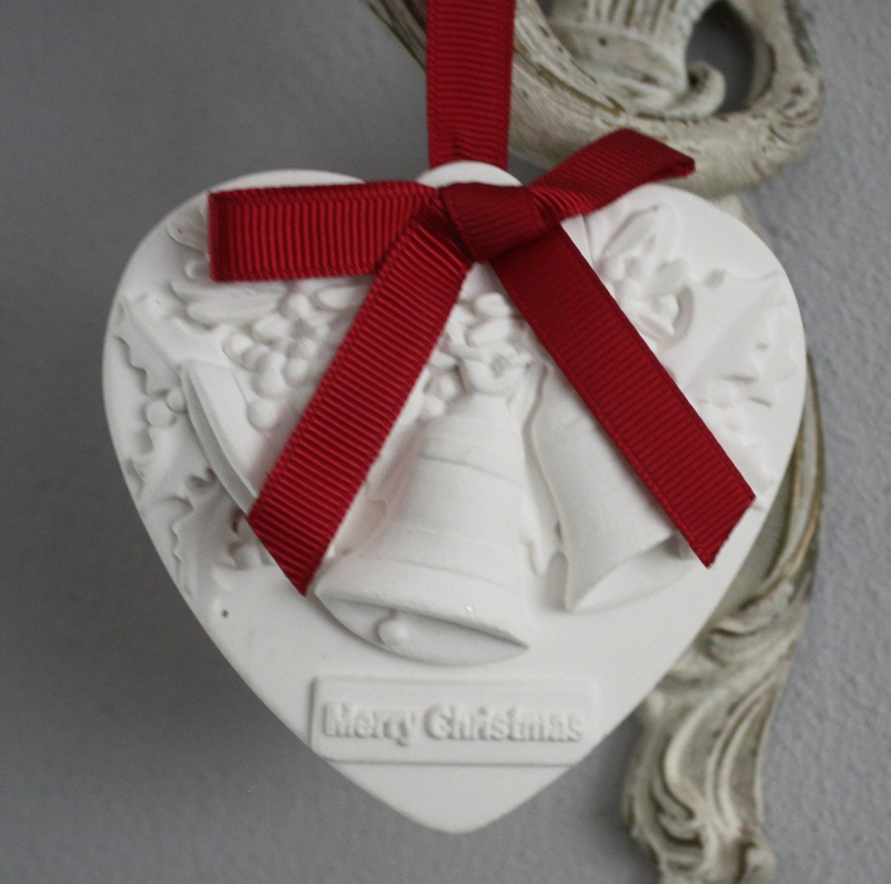 Stenen hart met kerstballen print