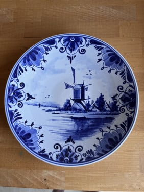 Delfts blauwe schalen en bord