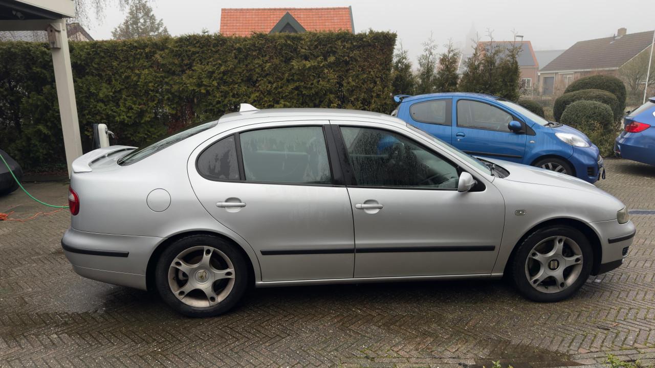 Seat Toledo 2.3 VR5 125KW 2003 Grijs
