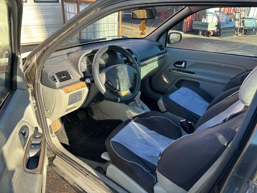 Renault Clio 1.6-16v initiale