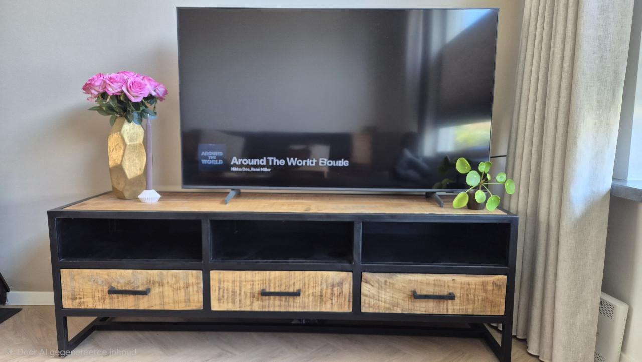 Mooi Tv meubel / dressoir staal met mangohout.