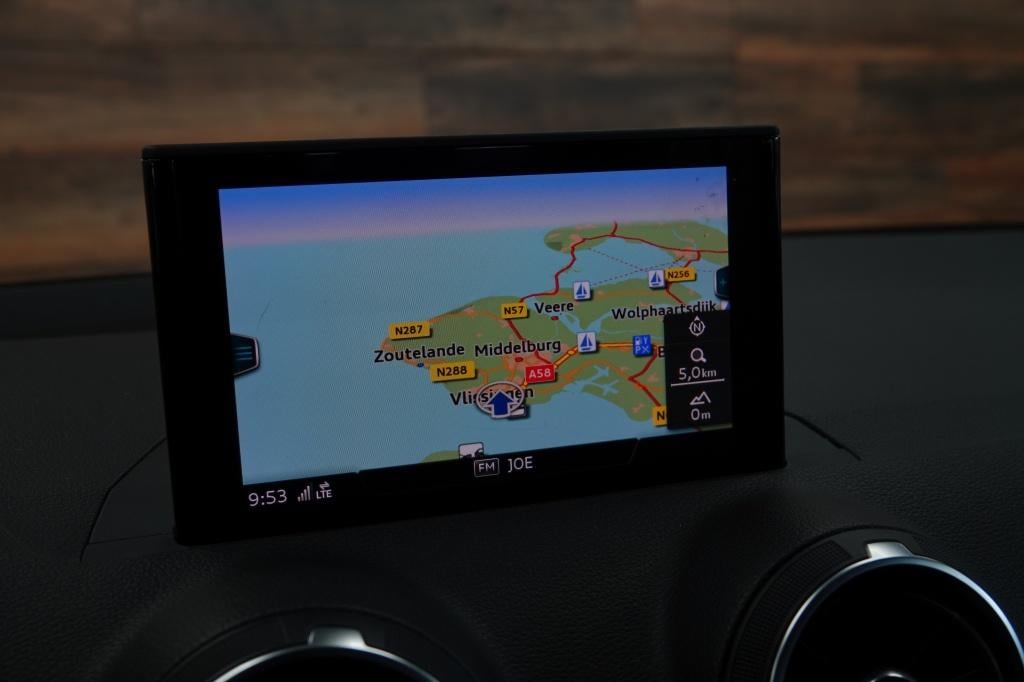 Audi Q2 1.0 tfsi sport | pdc | 19" | leder | stoelverw. |