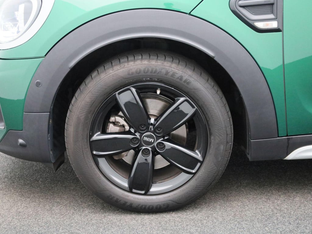 Mini Countryman 1.5 cooper business edition | automaat | lage km stand | ac