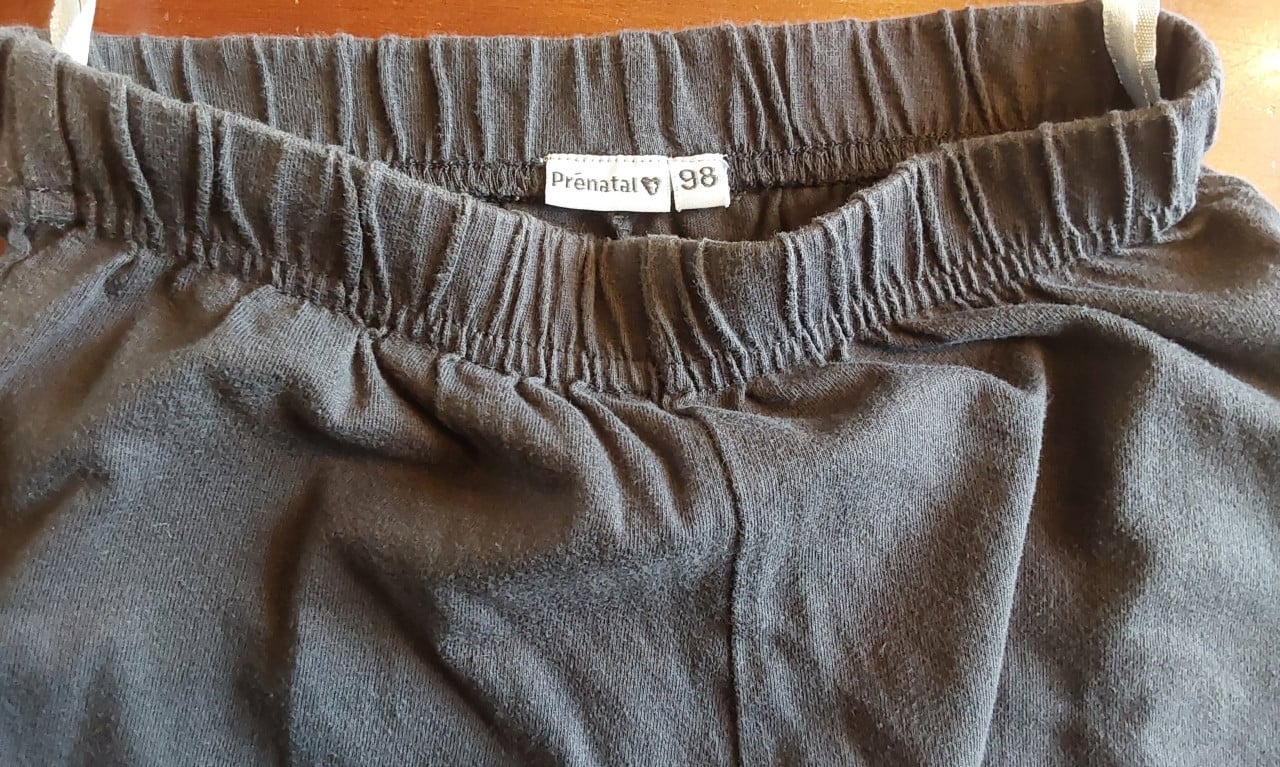 Shortama in maat 98 van het merk Prénatal