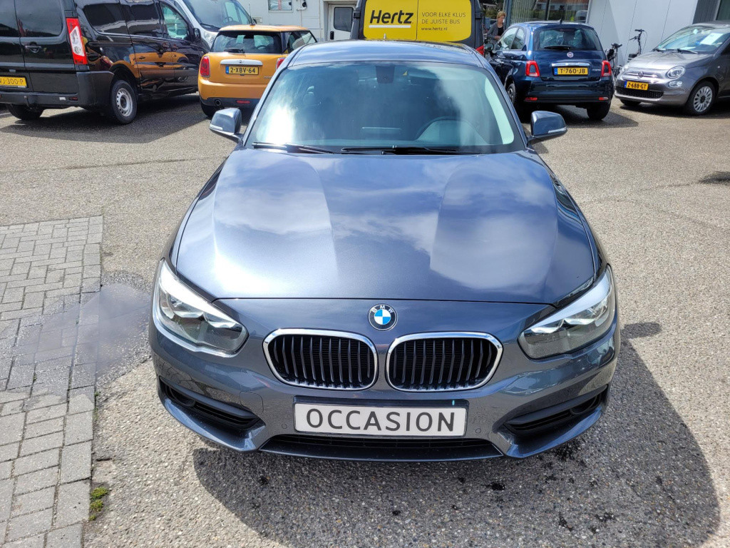BMW 1 Serie 116i executive advantage . navi climate pdc lm velgen led stoel