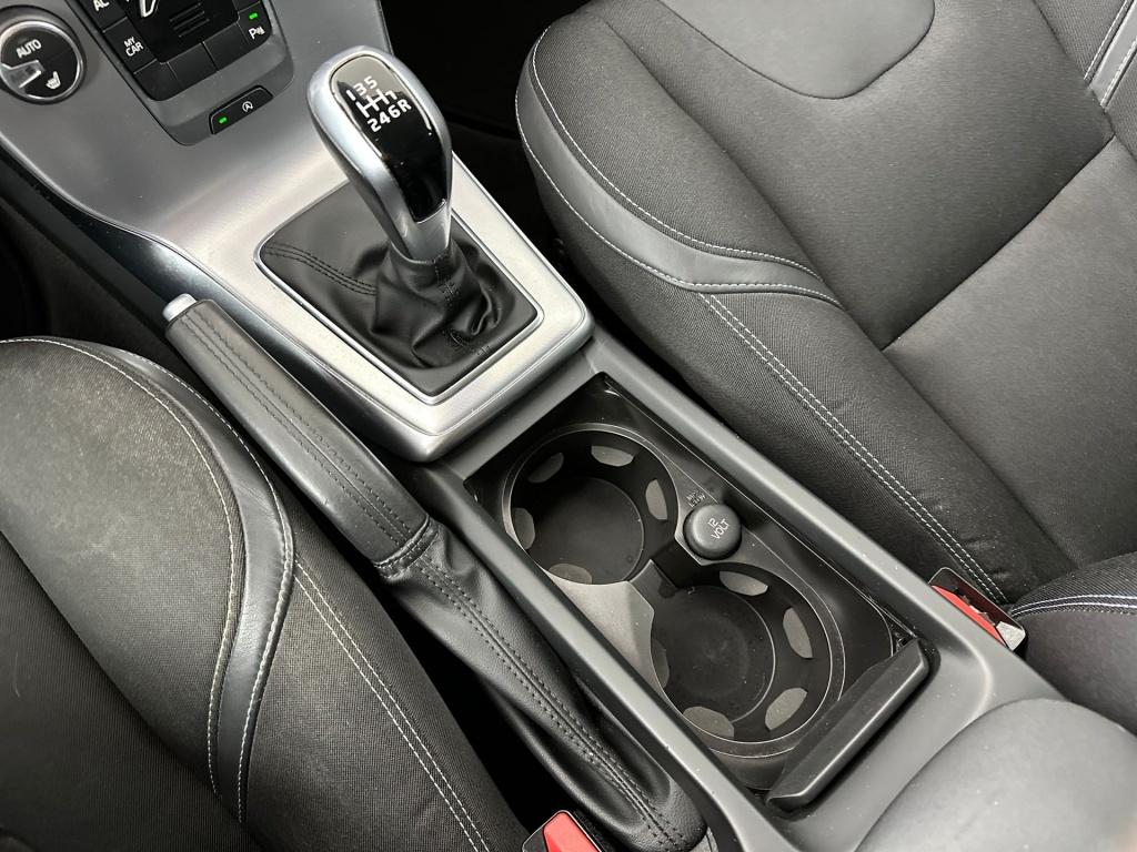 Volvo V40 2.0 t3 nordic+ | standkachel | stoelverwarming | cruise control |