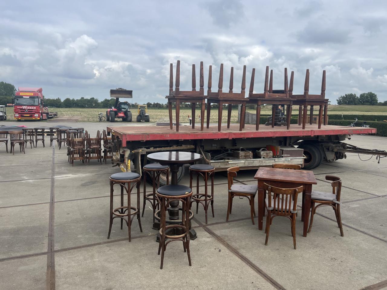 Partij horeca tafels, stoelen en statafels teakhout te koop