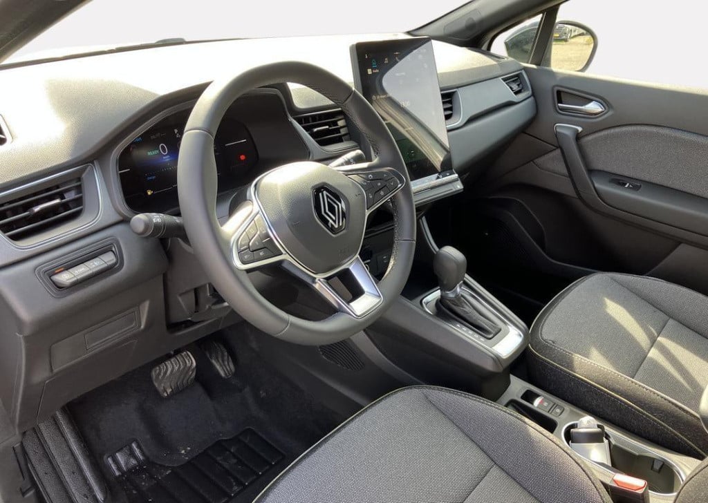 Renault Captur 1.6 e-tech hybrid 145 techno