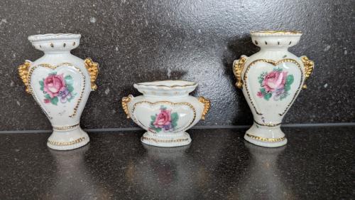 Antieke driedelige set Duitse porseleinen miniatuur vaasjes - Germany 3109