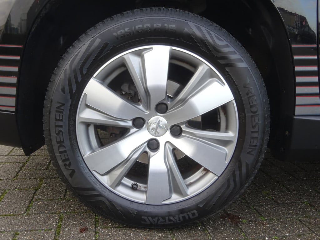 Peugeot 2008 1.2 puretech urban cross airco / navi / cruise / parkeers. / n