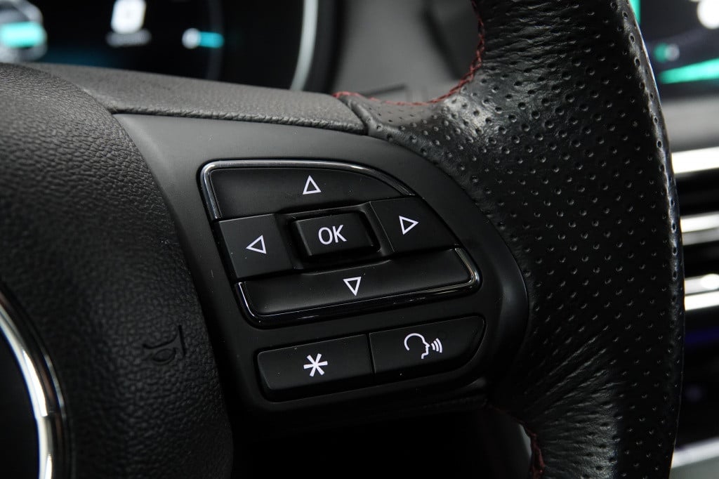 MG Ehs 1.5 tgdi luxury | pano | carplay | acc |