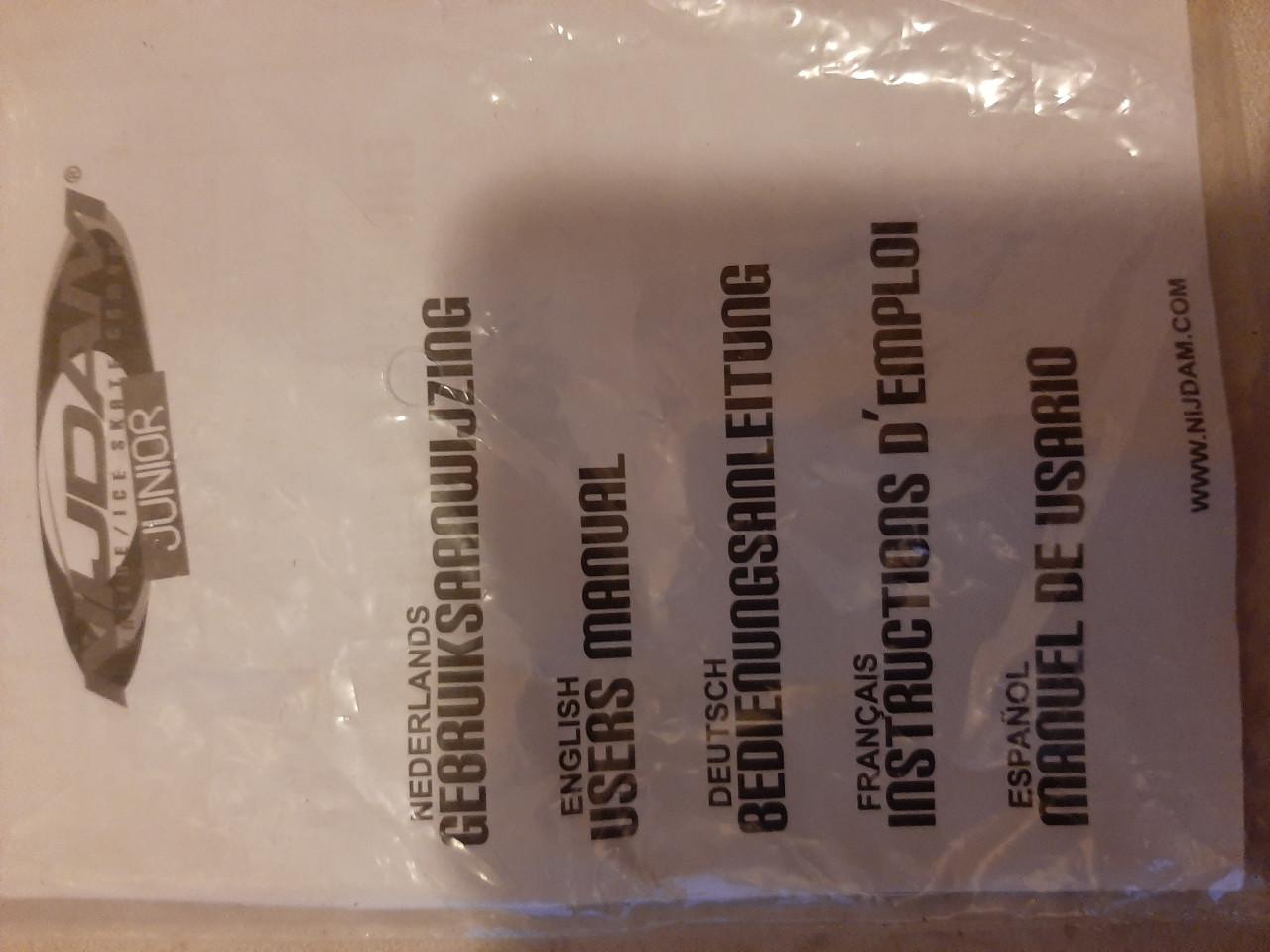 SKEELERS / SKATES - VERSTELBAAR MAAT 39 / 42