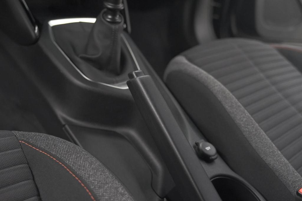 Peugeot 2008 puretech 130 active | camera | apple carplay | parkeersensoren