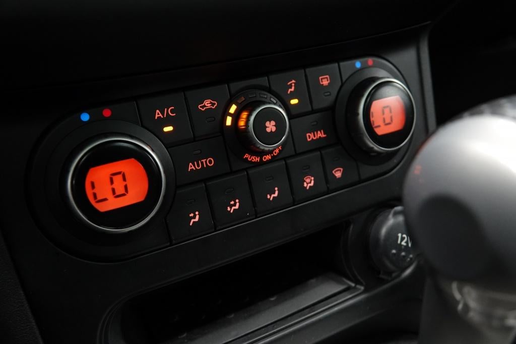 Nissan Qashqai 2.0 connect edition | cruise | pano | automaat |