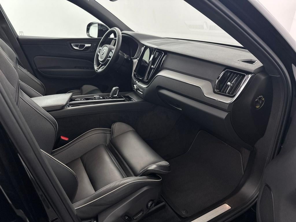 Volvo XC60 t6 340pk recharge r-design| pano| adap.cruise| standkachel| came