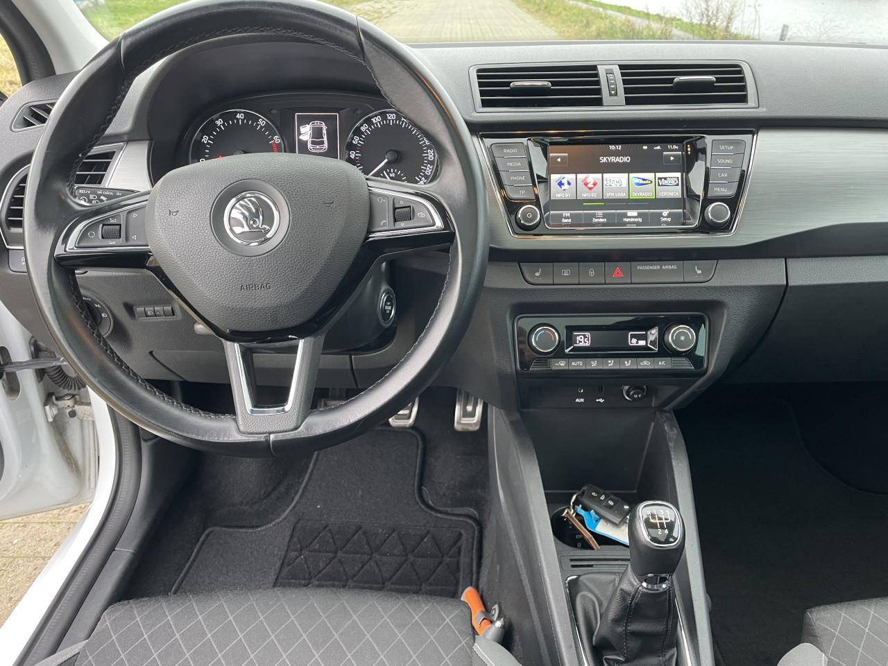 Skoda fabia 1.2 tsi first edition 2015