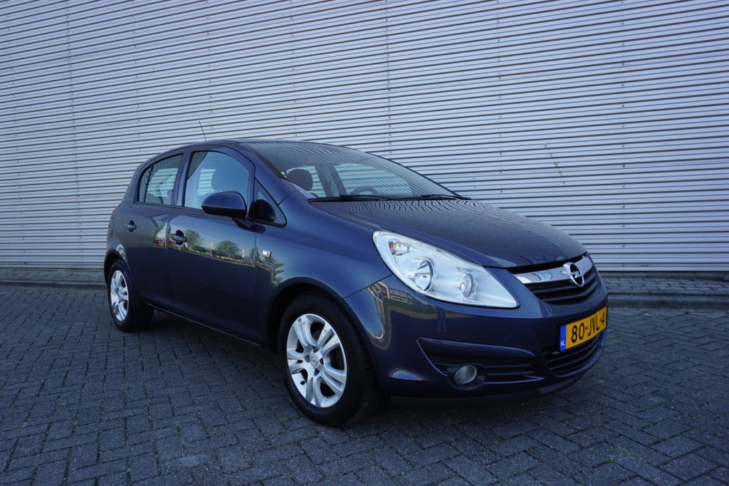 Opel Corsa 1.4-16v enjoy airco / cruise / elektr. ramen / trekhaak / nap