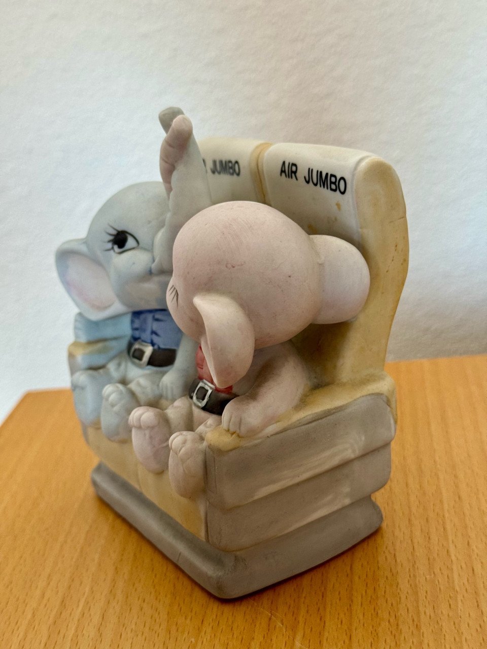Schattig beeldje van 2 olifanten “Air Jumbo”