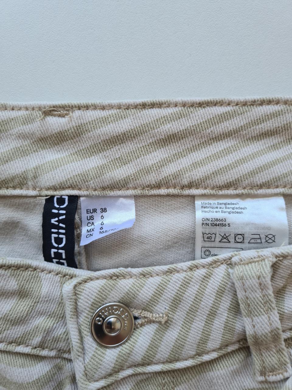 Leuke flared broek van H&M Divided in maat 38/40 (M)