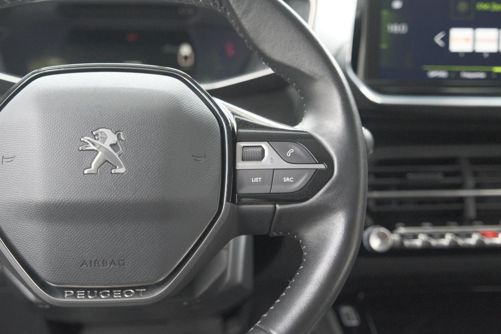 Peugeot 2008 puretech 100 allure | camera | navigatie | apple carplay | par
